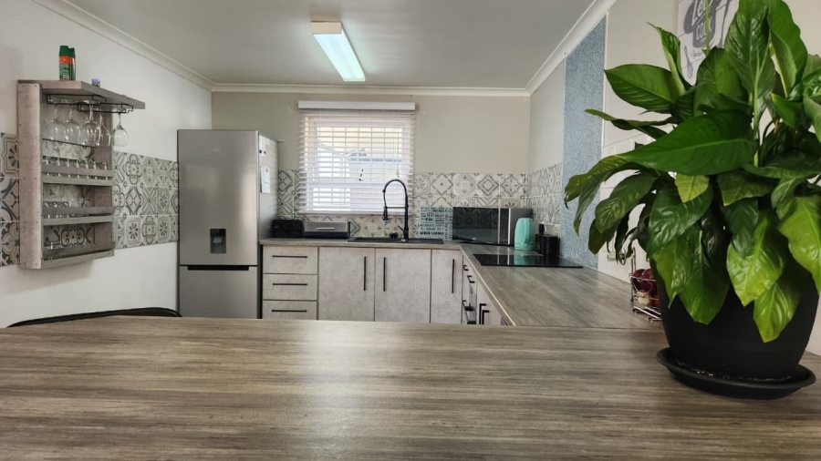 4 Bedroom Property for Sale in Mykonos Western Cape